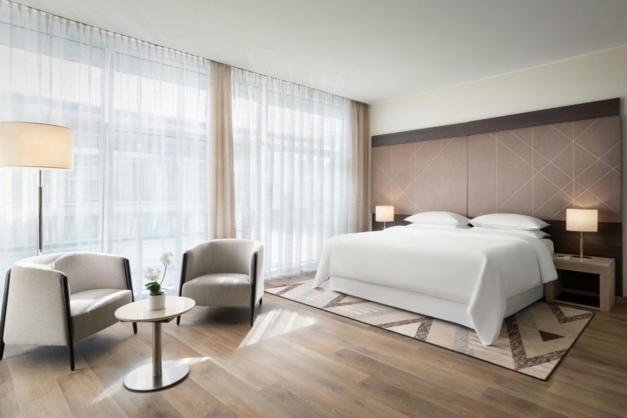 Junior Suite,1722918958:JPEG